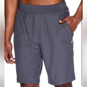 Gaiam Ebony Vinyasa Shorts Size Small Men NWT